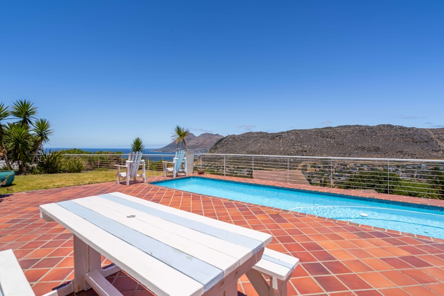 4 Bedroom Property for Sale in Glencairn Heights Western Cape